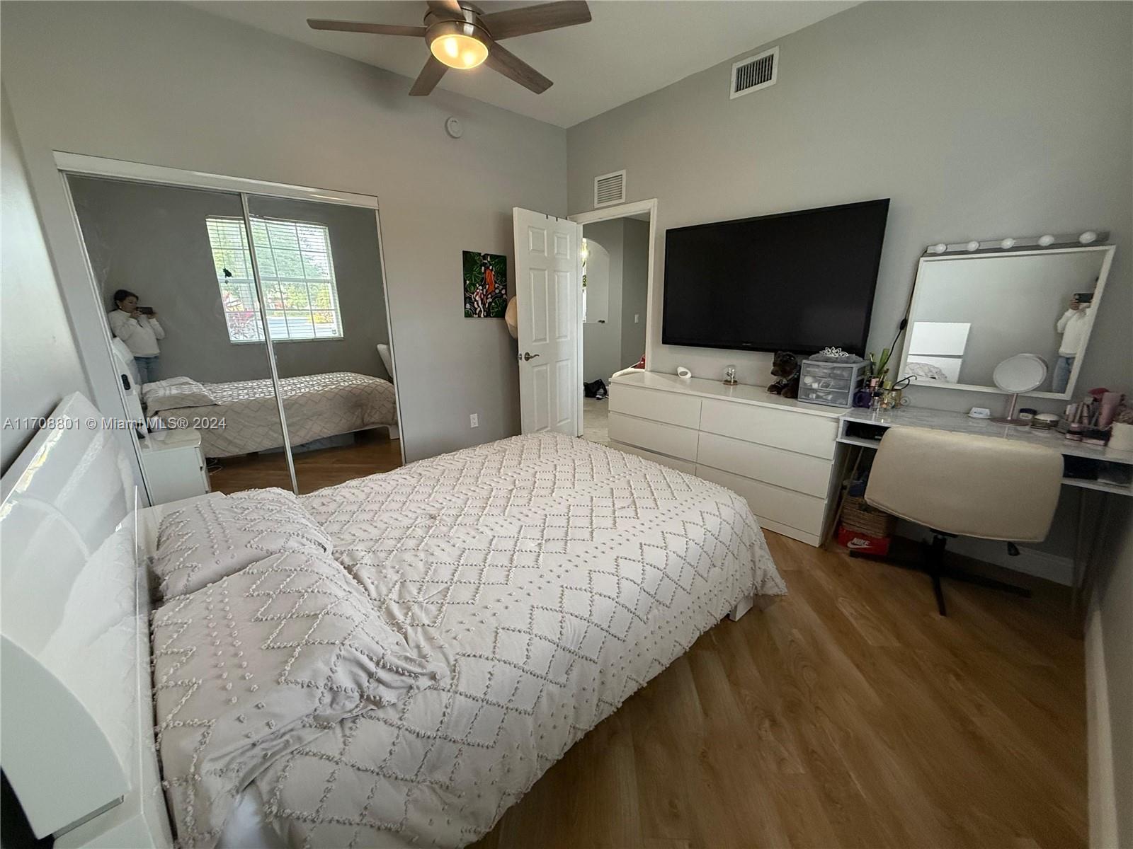 PINES OF BOCA BARWOOD CON - Residential