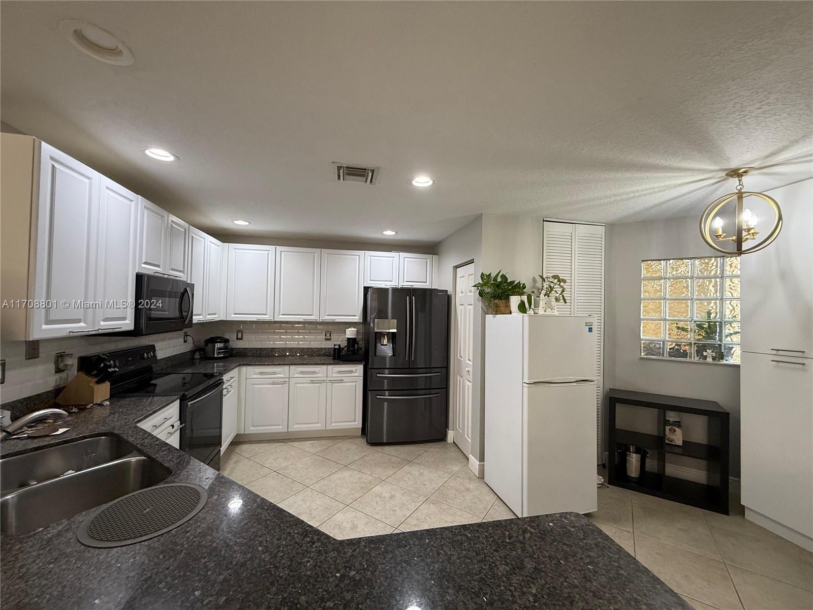 PINES OF BOCA BARWOOD CON - Residential