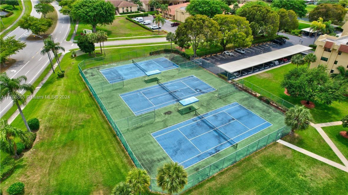 PINES OF BOCA BARWOOD CON - Residential