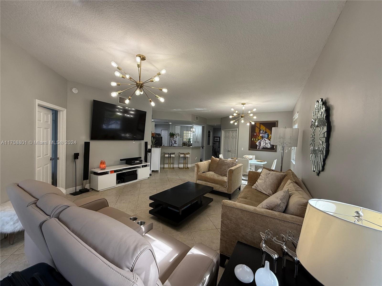 PINES OF BOCA BARWOOD CON - Residential