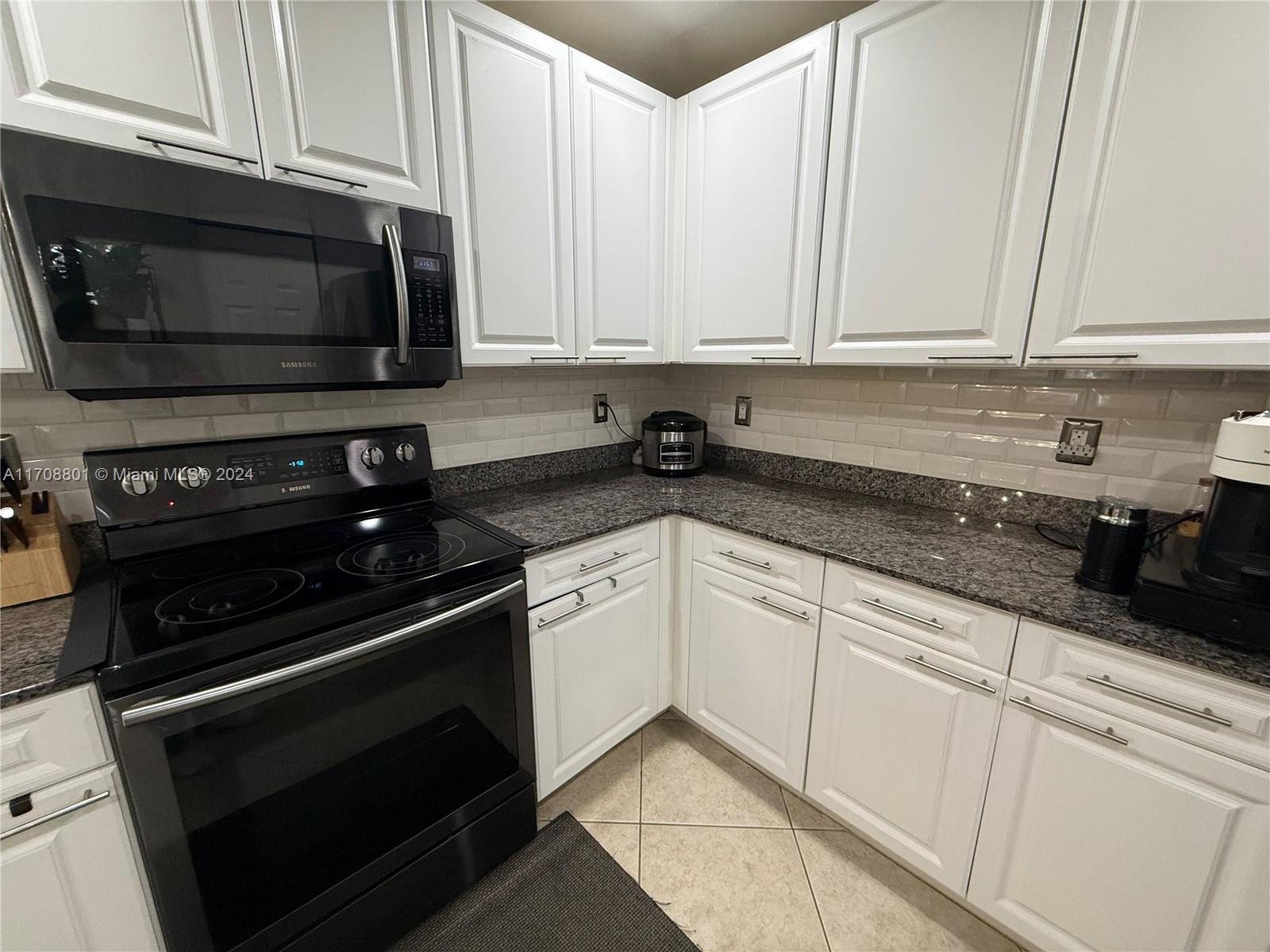 PINES OF BOCA BARWOOD CON - Residential