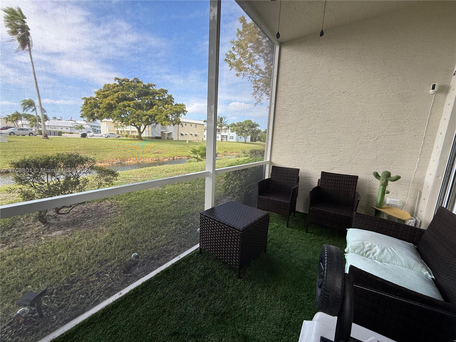 PINES OF BOCA BARWOOD CON - Residential