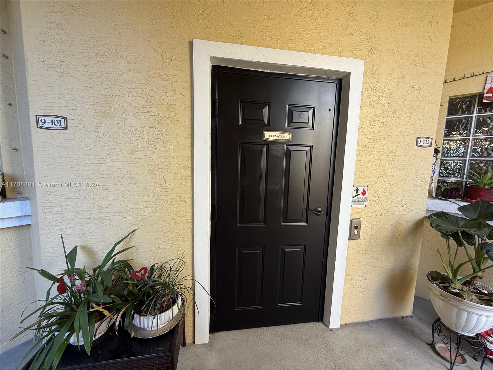 PINES OF BOCA BARWOOD CON - Residential