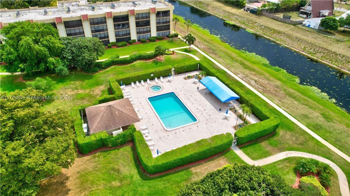 PINES OF BOCA BARWOOD CON - Residential