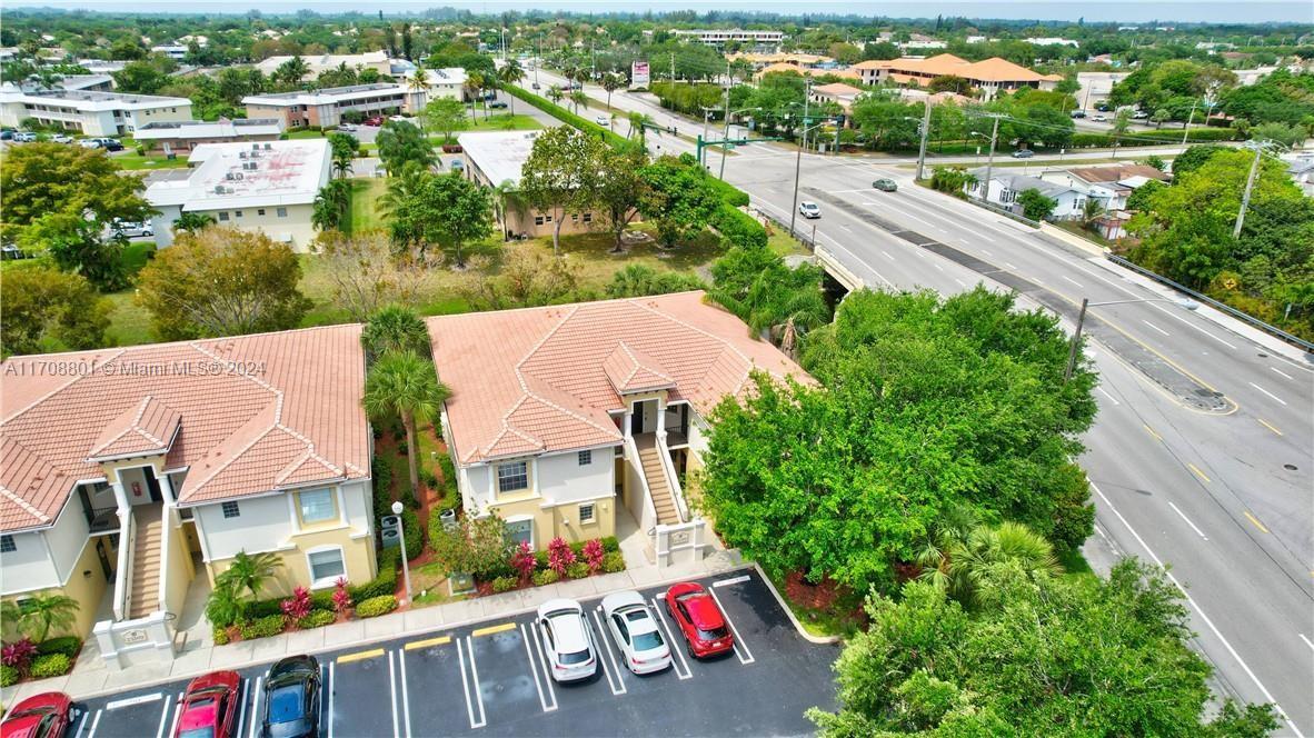 PINES OF BOCA BARWOOD CON - Residential