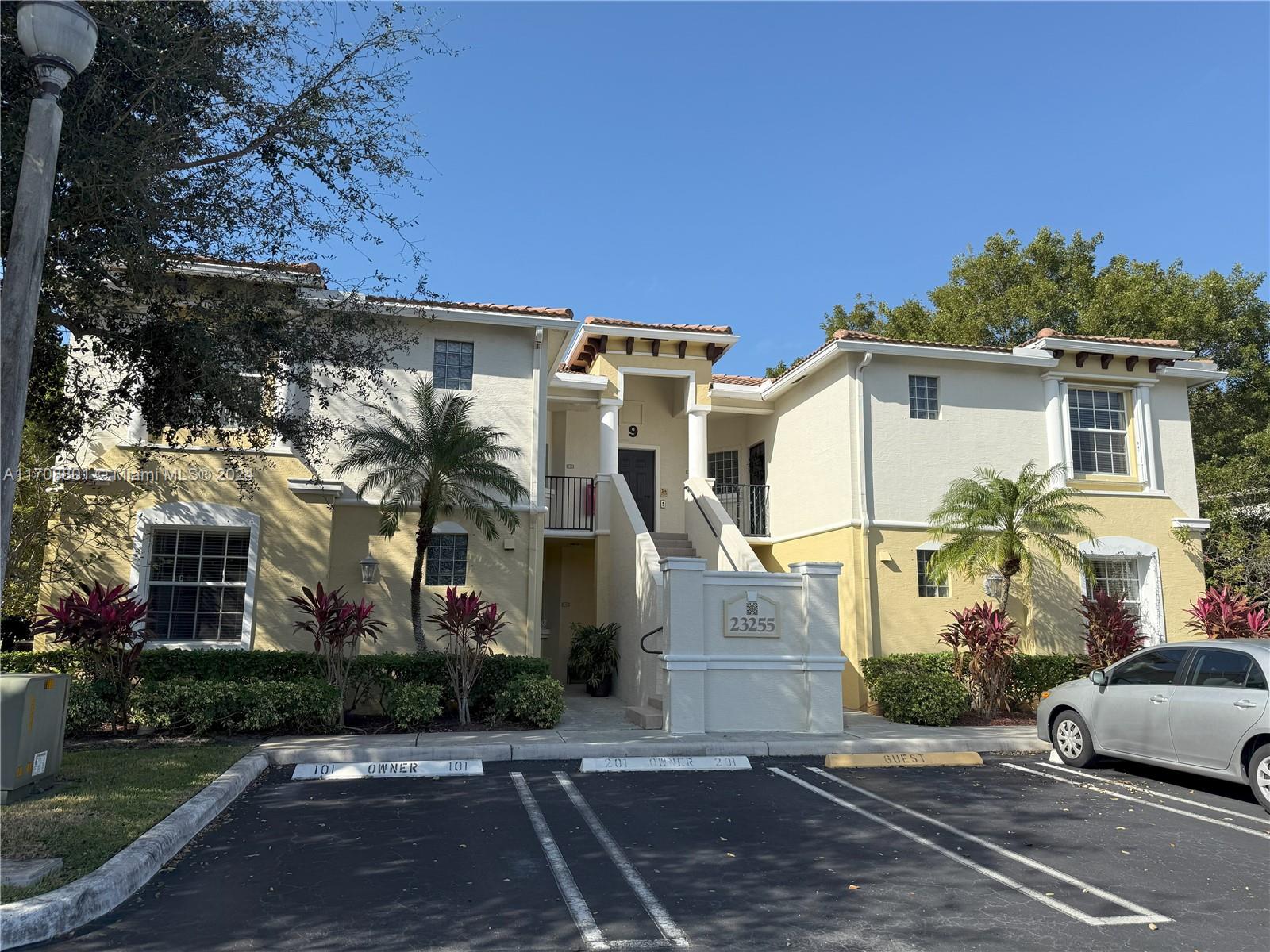 PINES OF BOCA BARWOOD CON - Residential