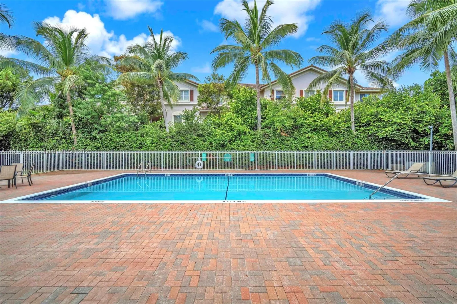 Miami, Florida 33174, United States, 4 Bedrooms Bedrooms, ,3 BathroomsBathrooms,Residential,Active,242262