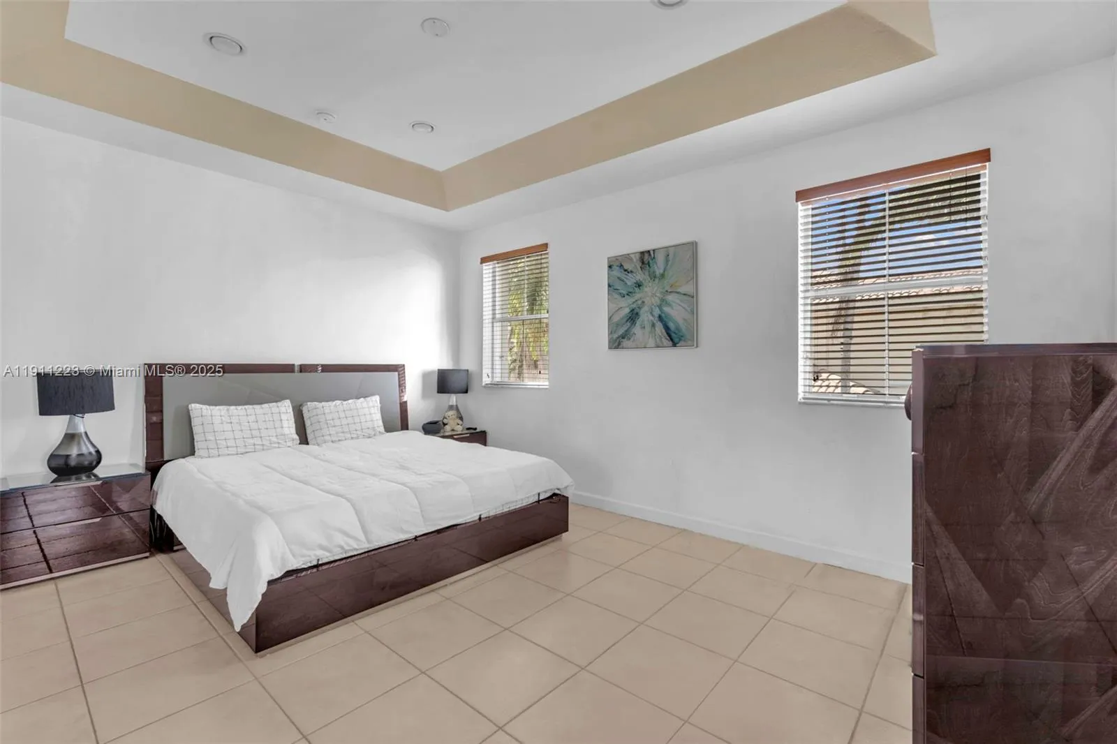 Miami, Florida 33174, United States, 4 Bedrooms Bedrooms, ,3 BathroomsBathrooms,Residential,Active,242262