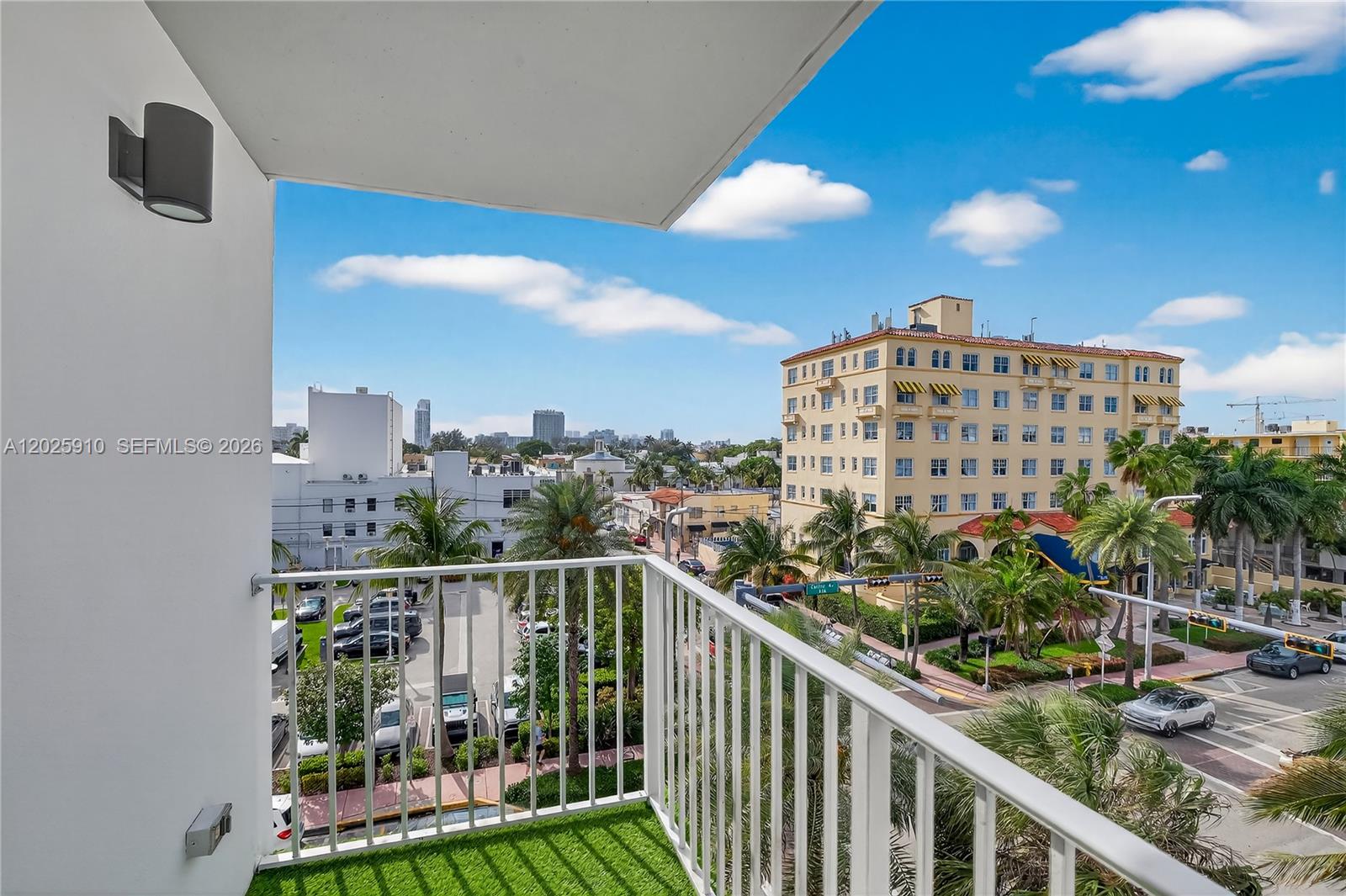 ISLANDER CONDO APTS - Residential