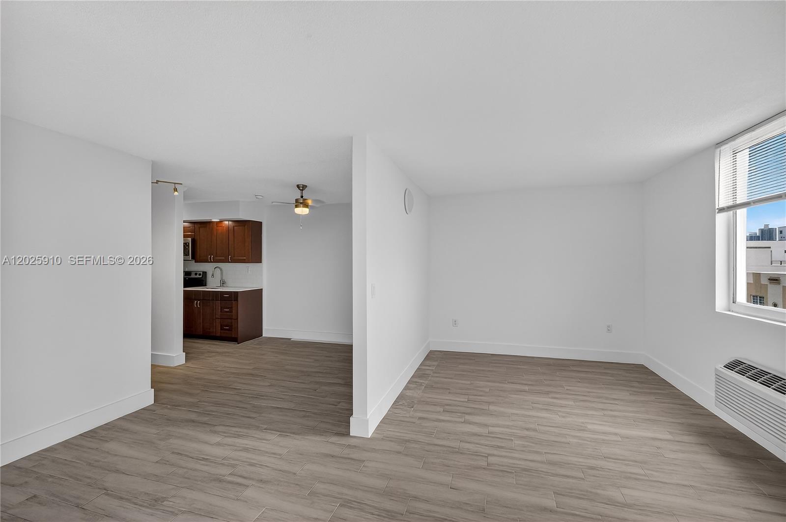 ISLANDER CONDO APTS - Residential
