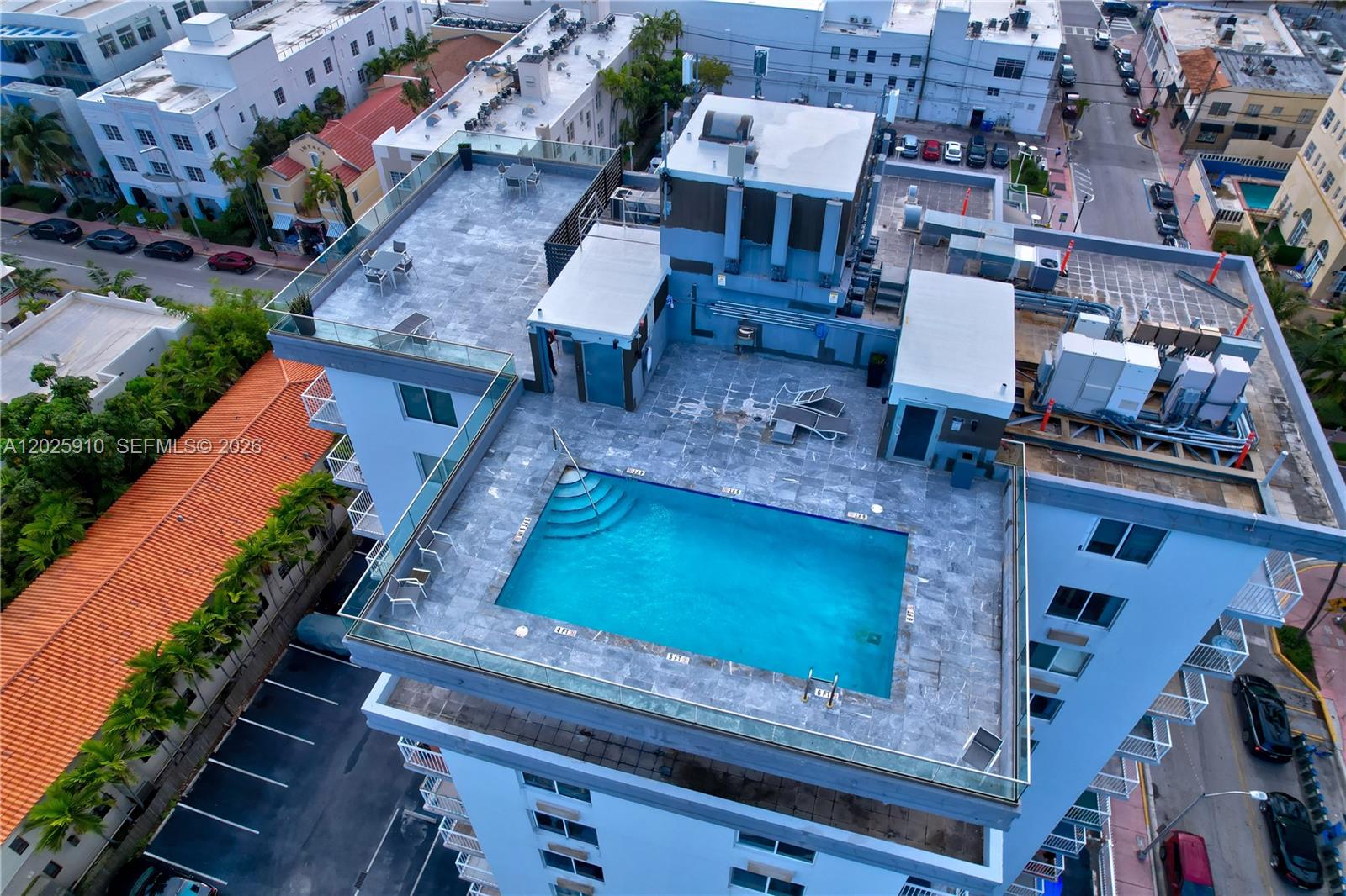 ISLANDER CONDO APTS - Residential
