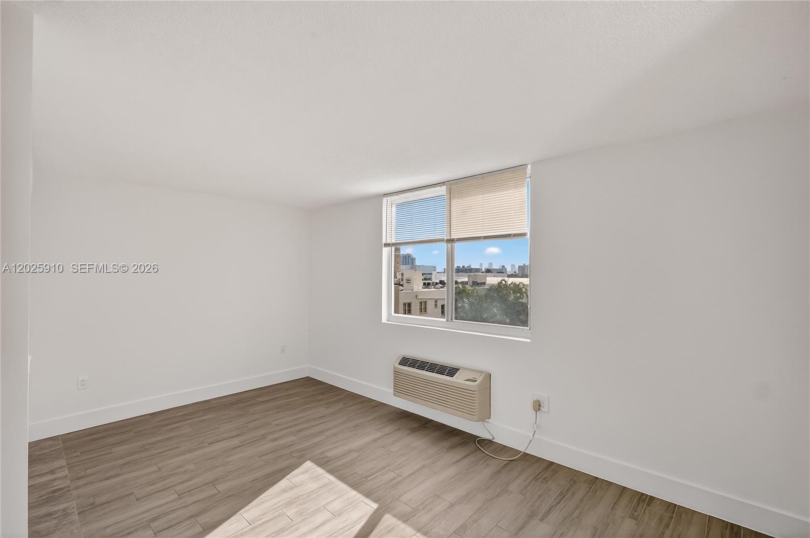 ISLANDER CONDO APTS - Residential