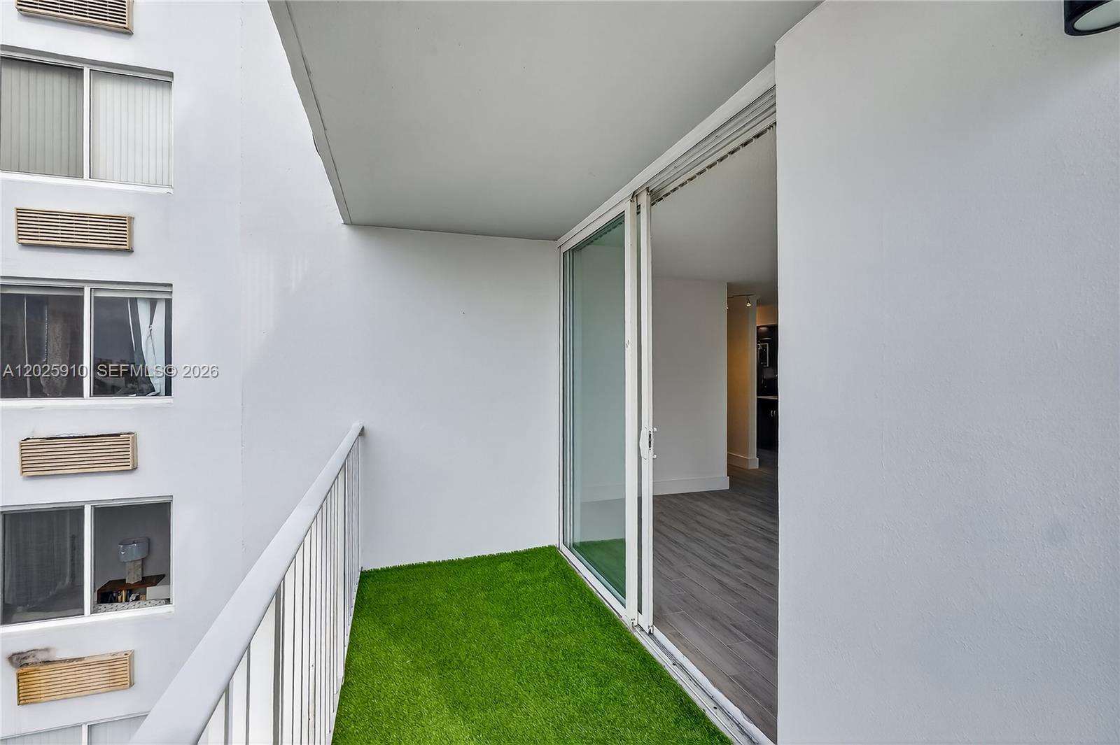 ISLANDER CONDO APTS - Residential