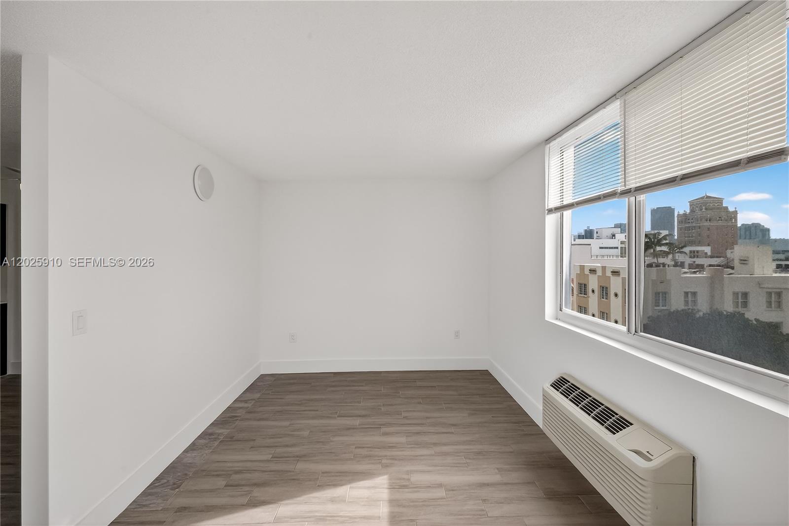 ISLANDER CONDO APTS - Residential