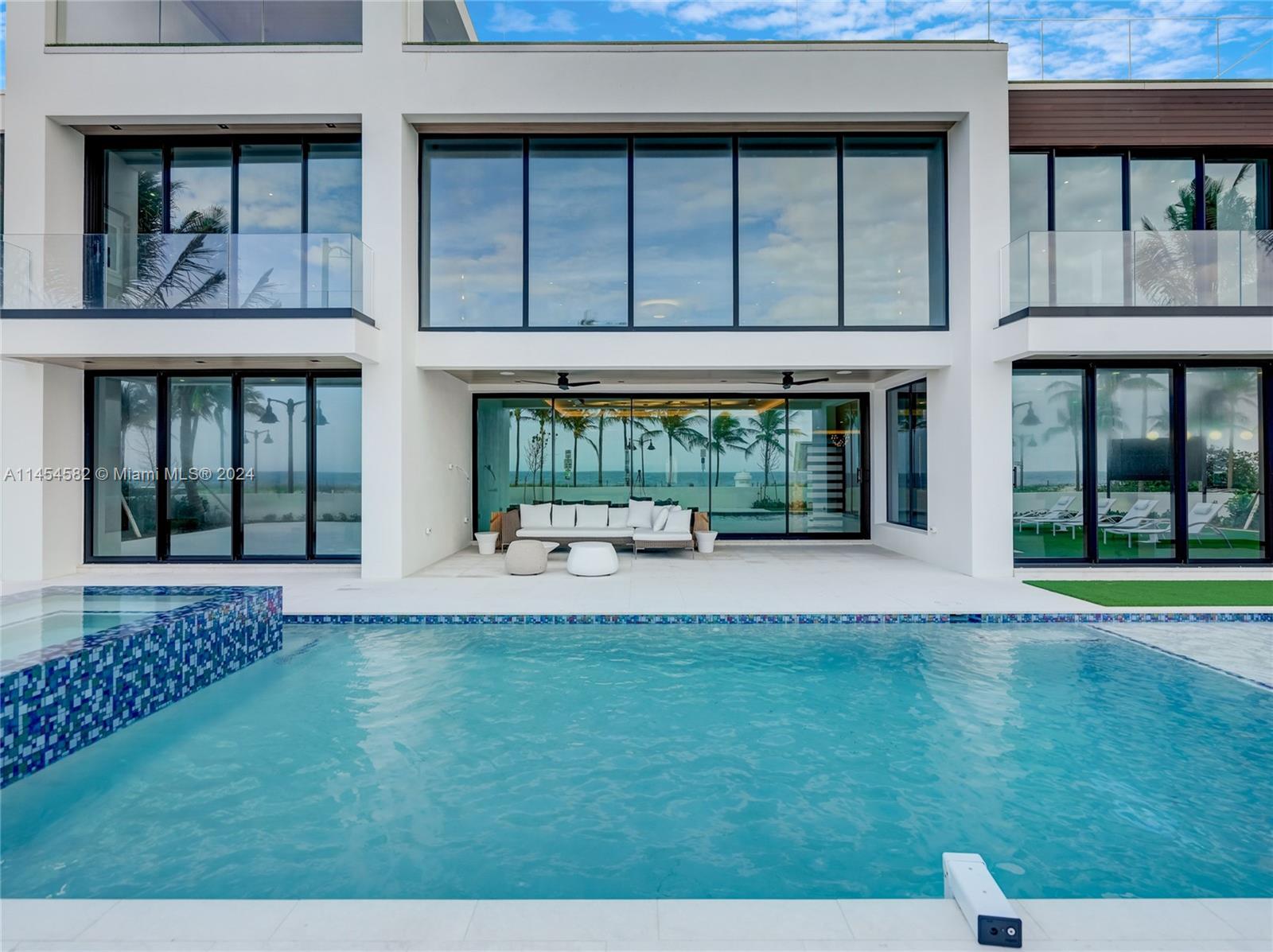 LAS OLAS BY THE SEA EXT - Residential