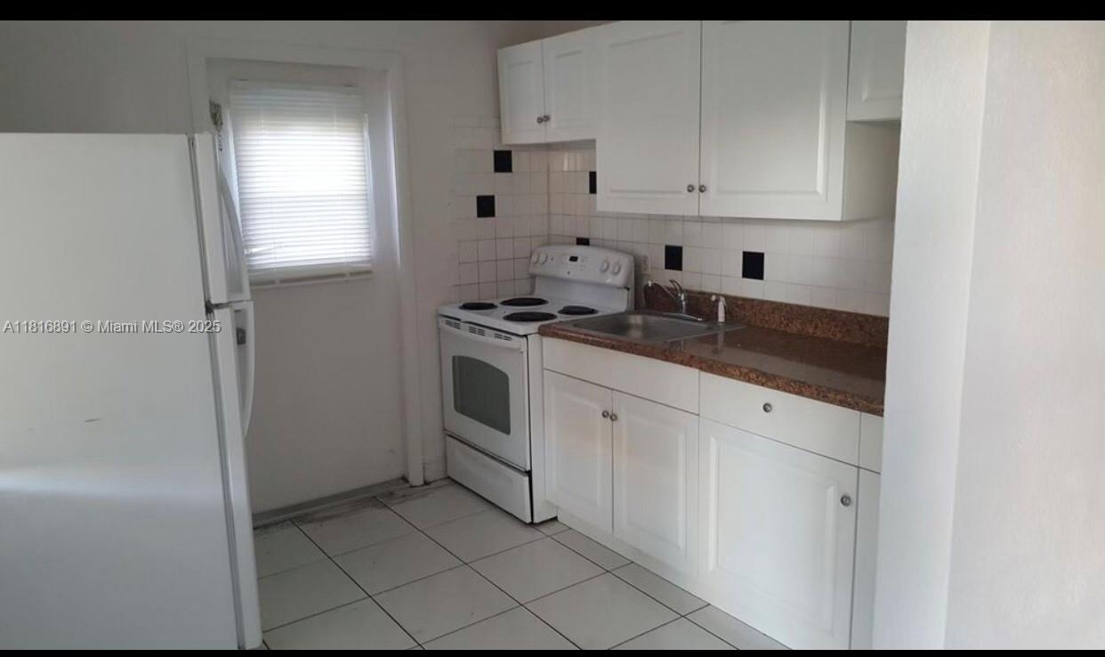 Rental Property at 1548 Nw 3rd Ter, Pompano Beach, Broward County, Florida - Bedrooms: 2 
Bathrooms: 1  - $2,150 MO.