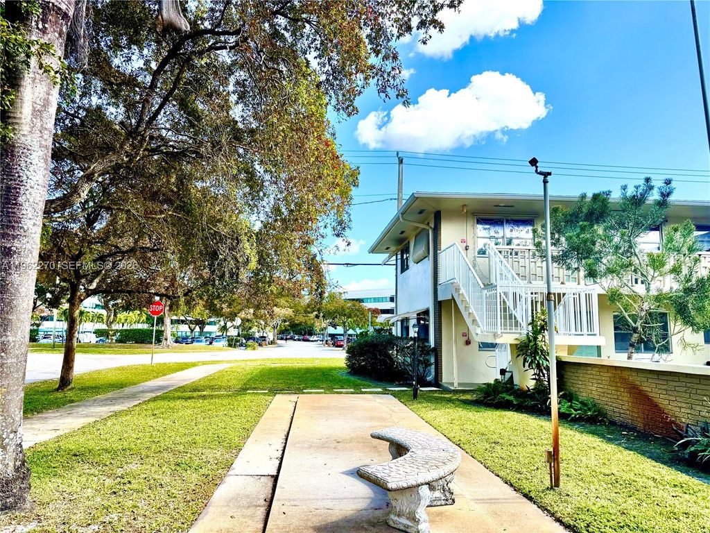 Photo of 3500 Harrison St #8, Hollywood, FL 33021 (MLS # A11962270)