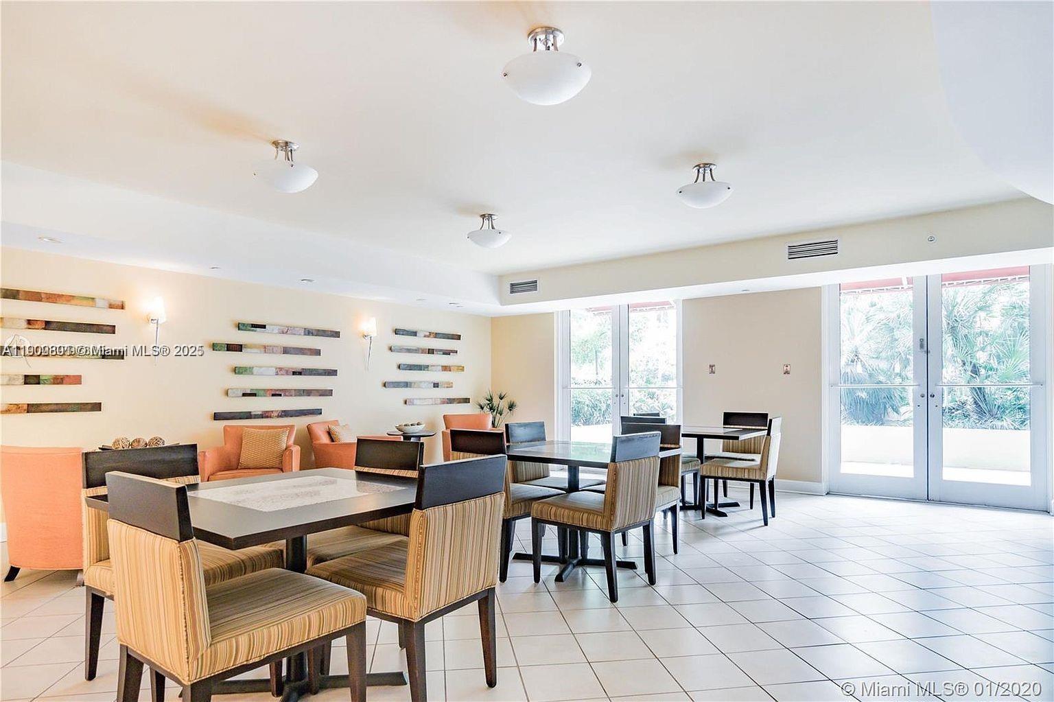 TOSCANO CONDO - Residential