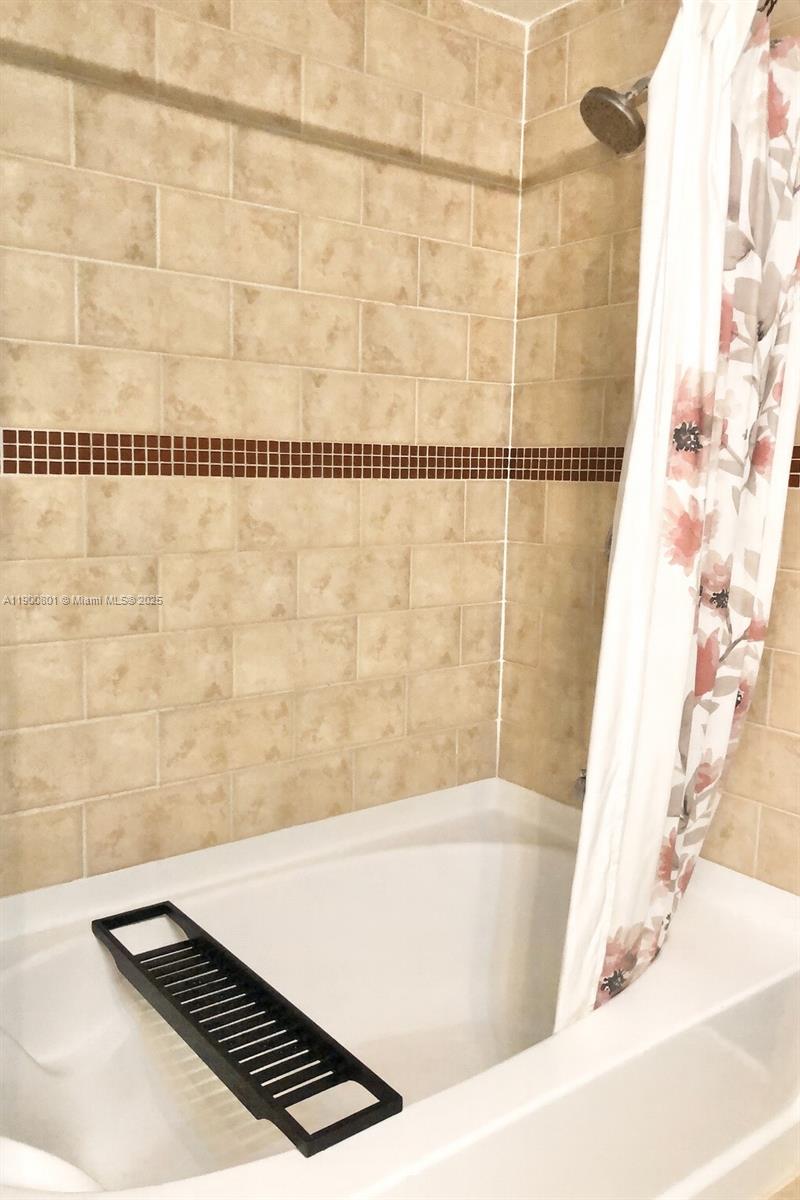 TOSCANO CONDO - Residential