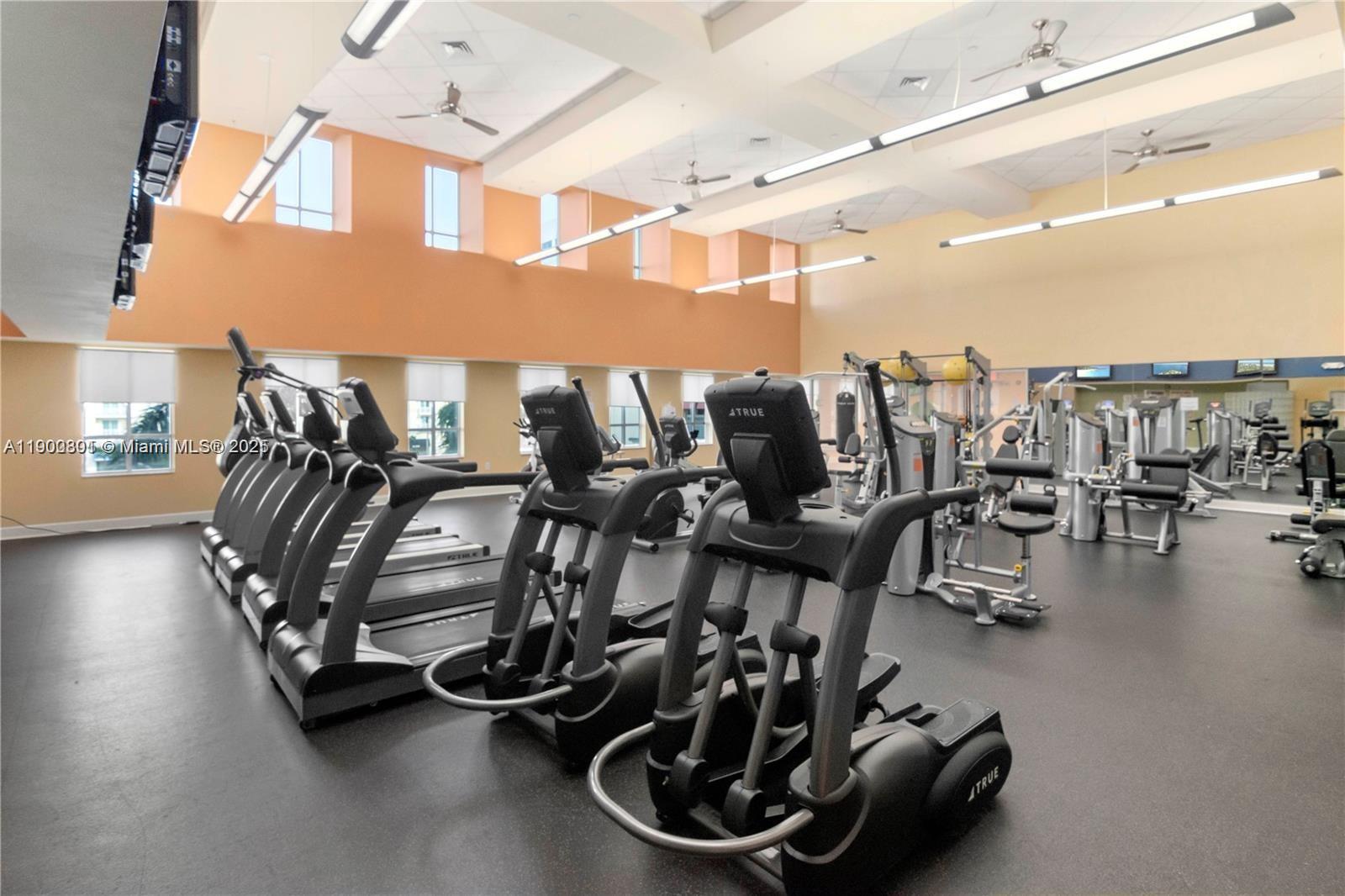 TOSCANO CONDO - Residential