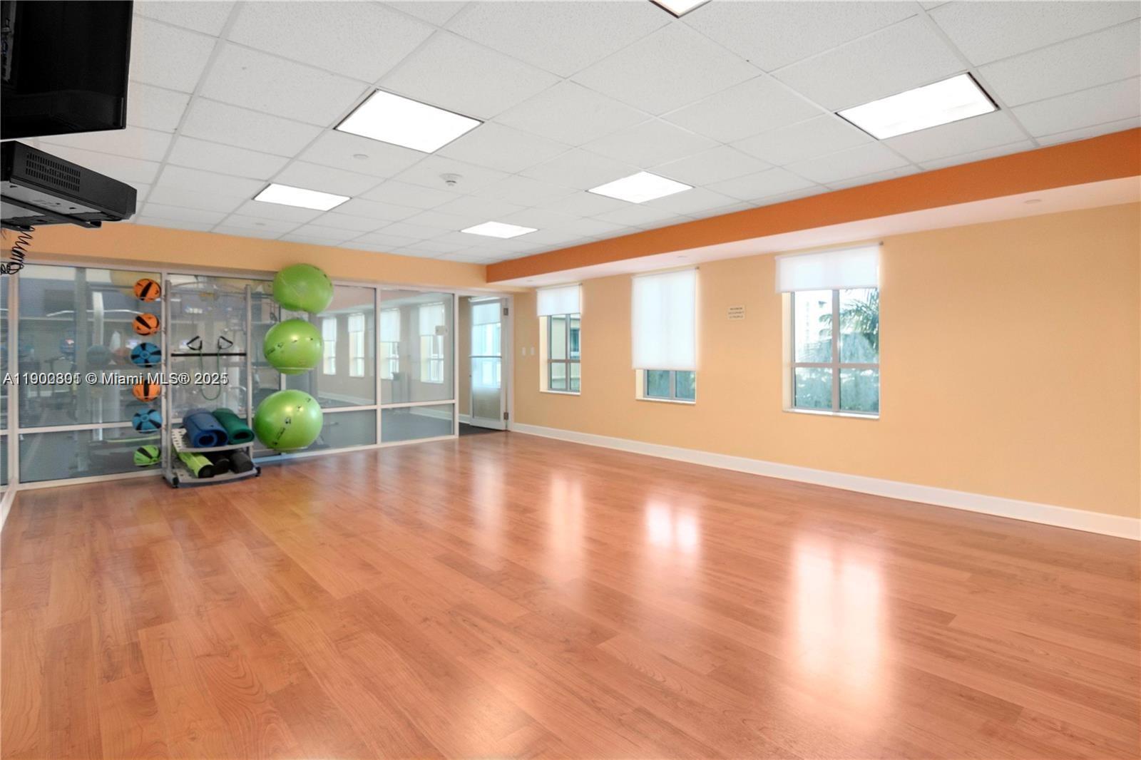 TOSCANO CONDO - Residential