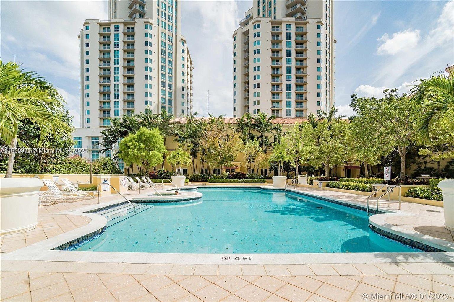 TOSCANO CONDO - Residential