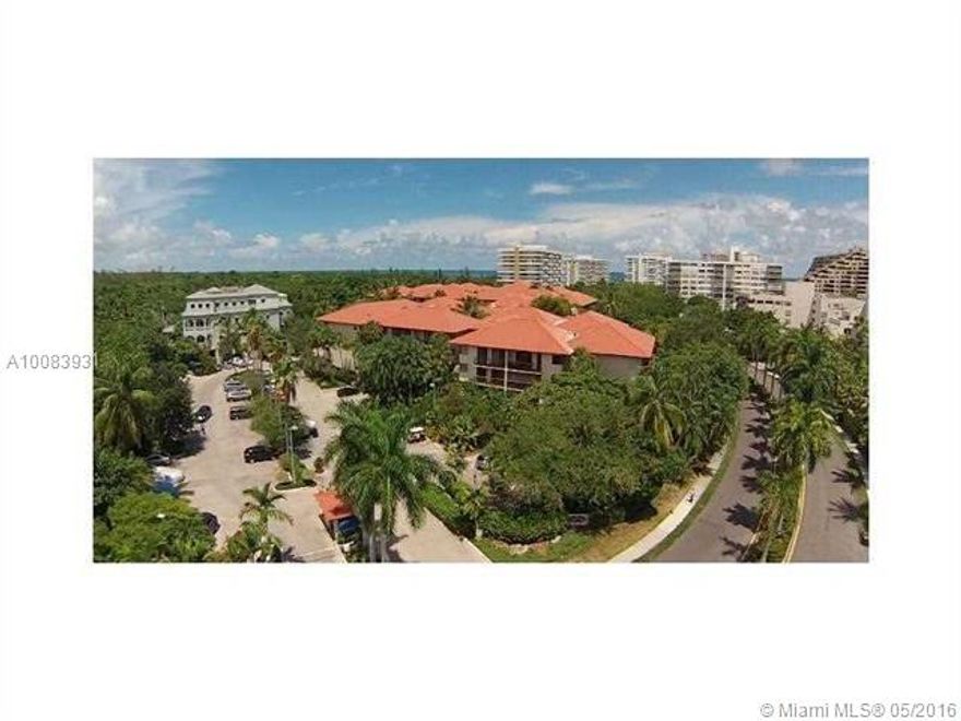 Spacious 1 bedroom apartment in Ocean Village. Beautiful Unit with washer and dryer in the unit.