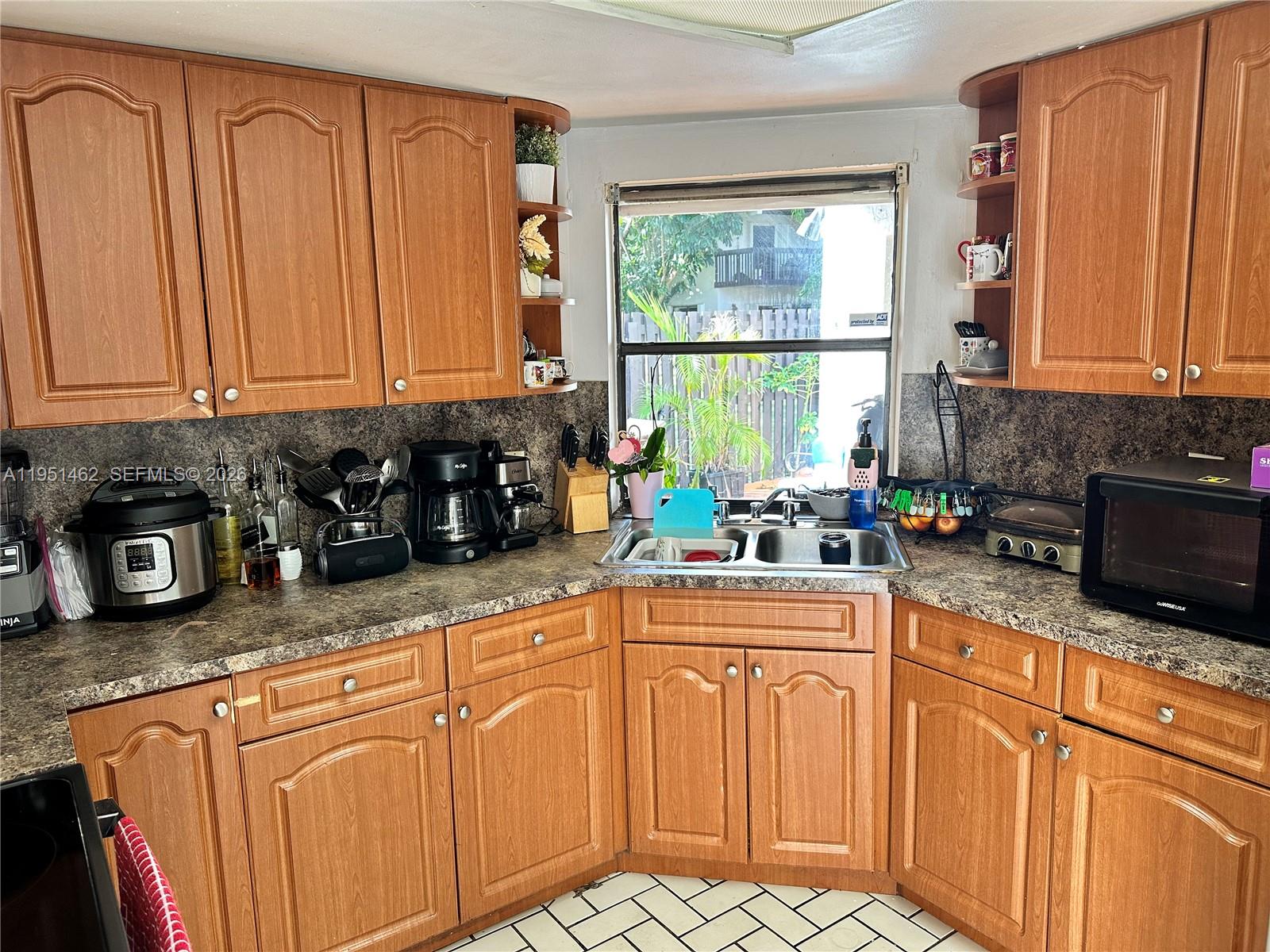 LAKES MEADOW VILG HOMES C - Residential