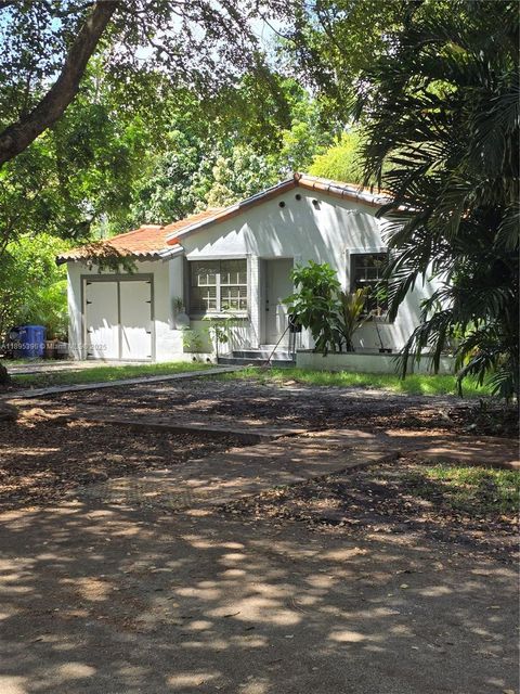 Photo of 103 Romano Ave, Coral Gables, FL 33134 (MLS # A11895396)