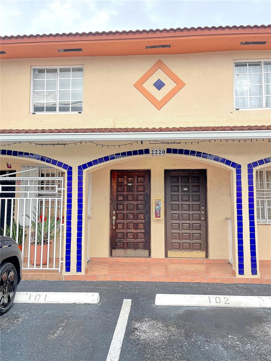 RESIDENCIAL EL PRADO COND - Residential Lease