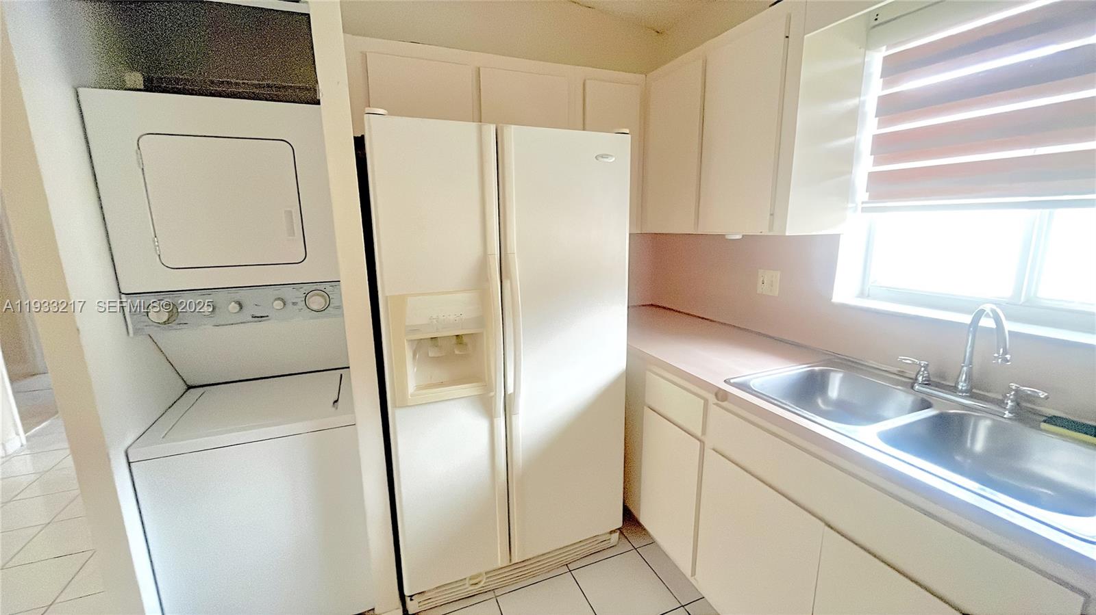 RESIDENCIAL EL PRADO COND - Residential Lease