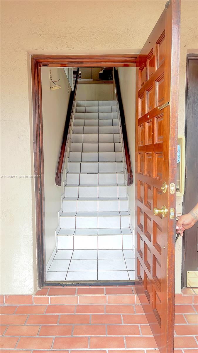 RESIDENCIAL EL PRADO COND - Residential Lease