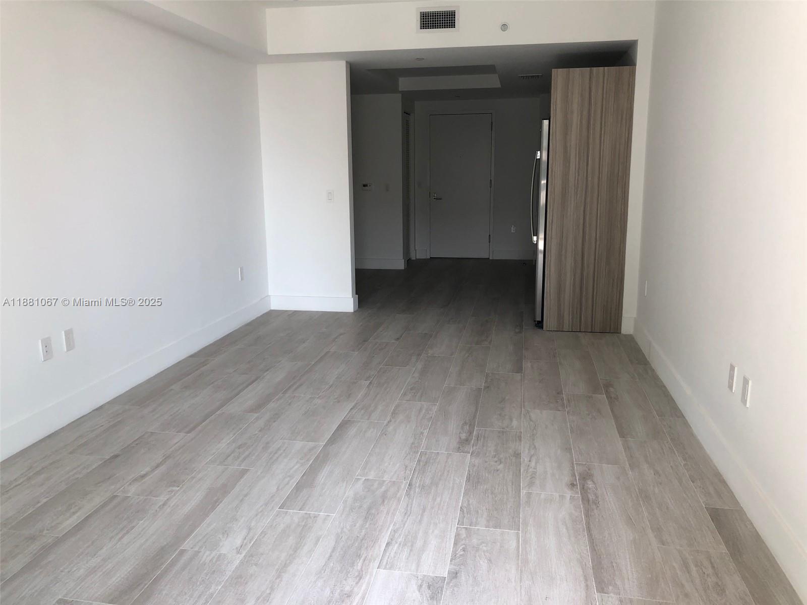 121 NE 34th St 503