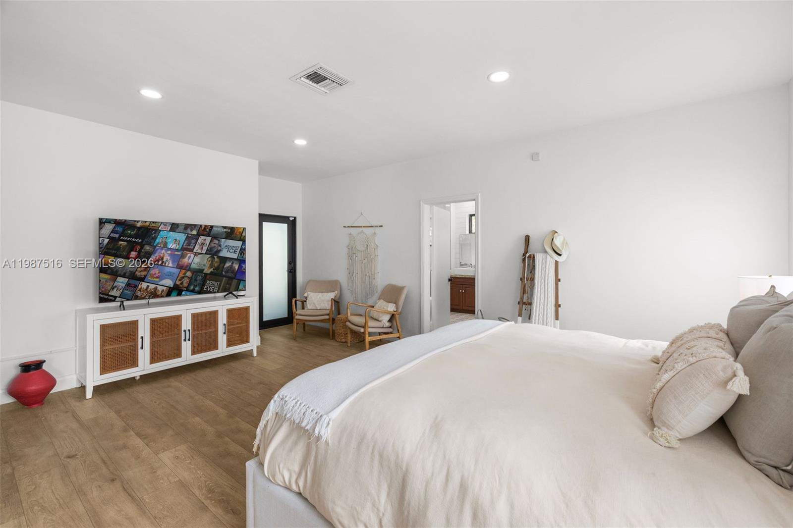 ROYAL PALM HARBOR REPLAT - Residential Lease