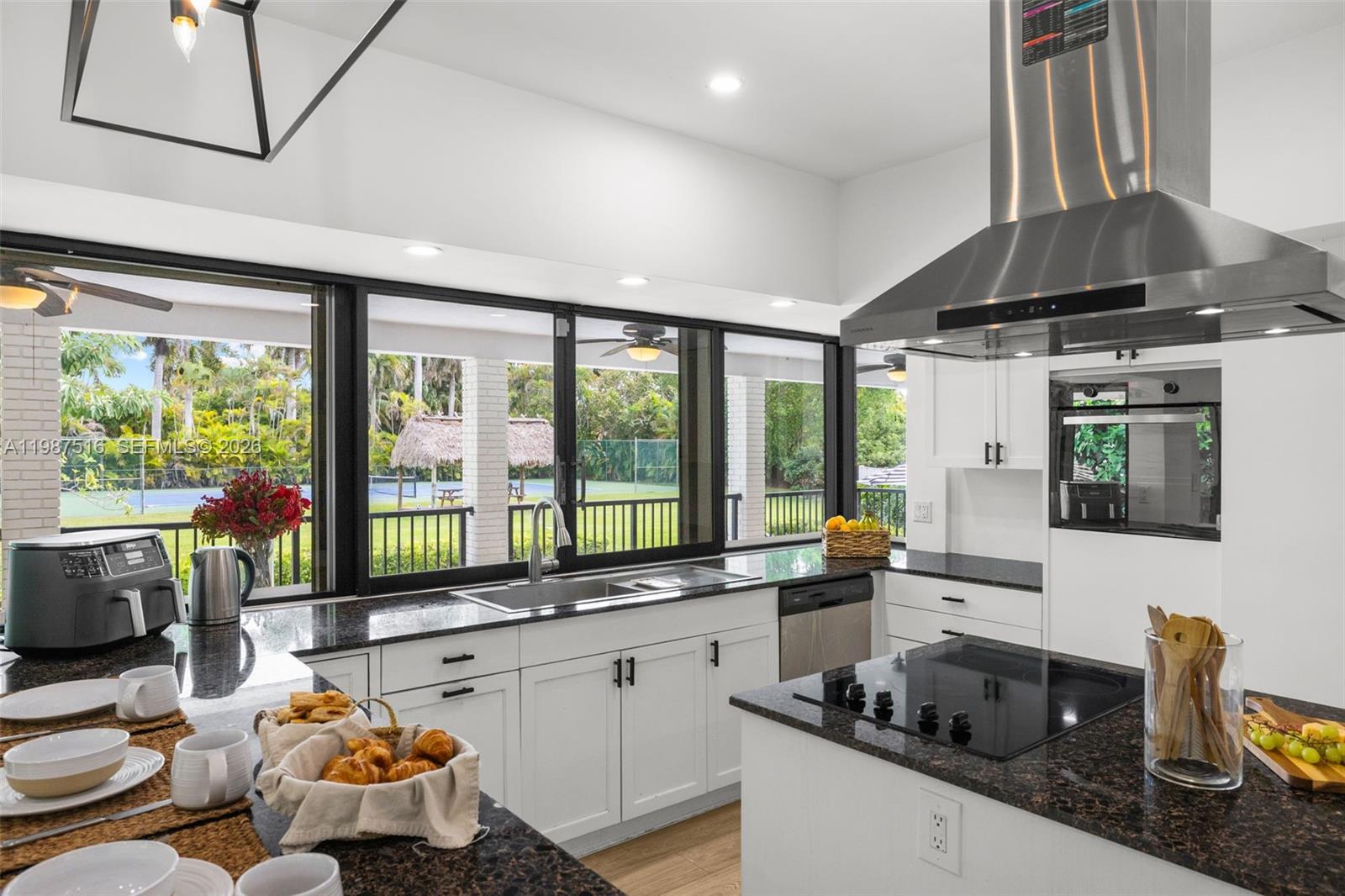 ROYAL PALM HARBOR REPLAT - Residential Lease