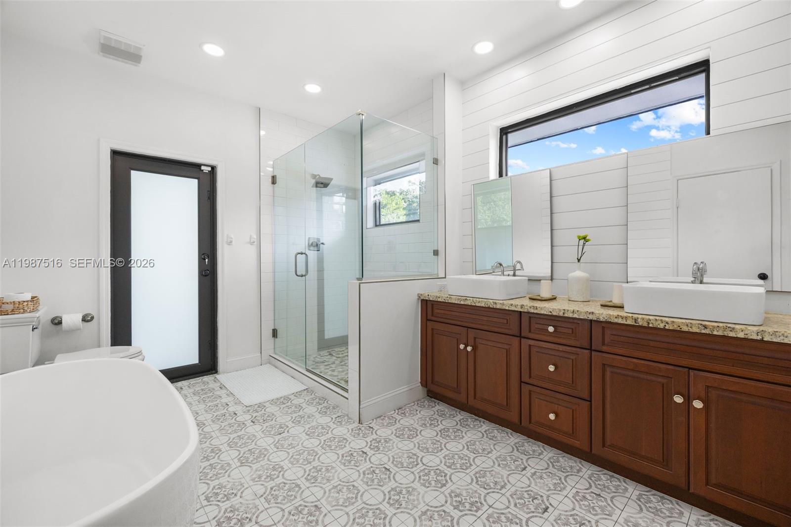 ROYAL PALM HARBOR REPLAT - Residential Lease