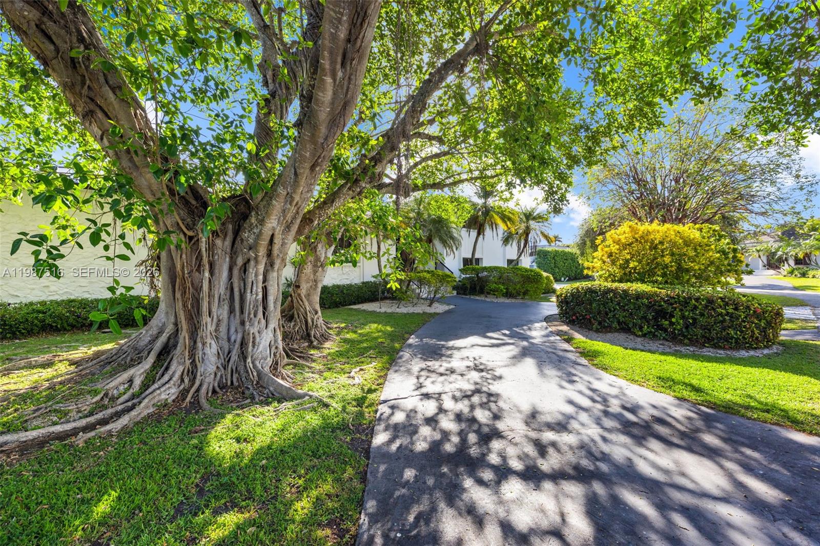 ROYAL PALM HARBOR REPLAT - Residential Lease