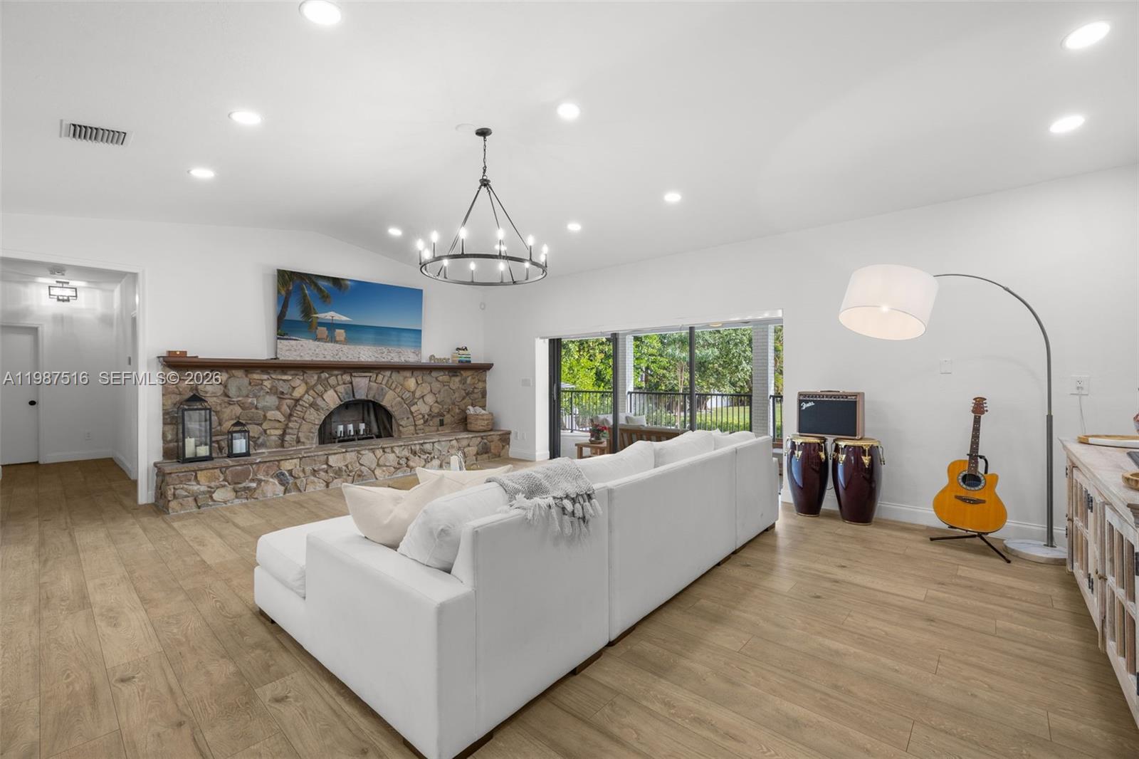 ROYAL PALM HARBOR REPLAT - Residential Lease