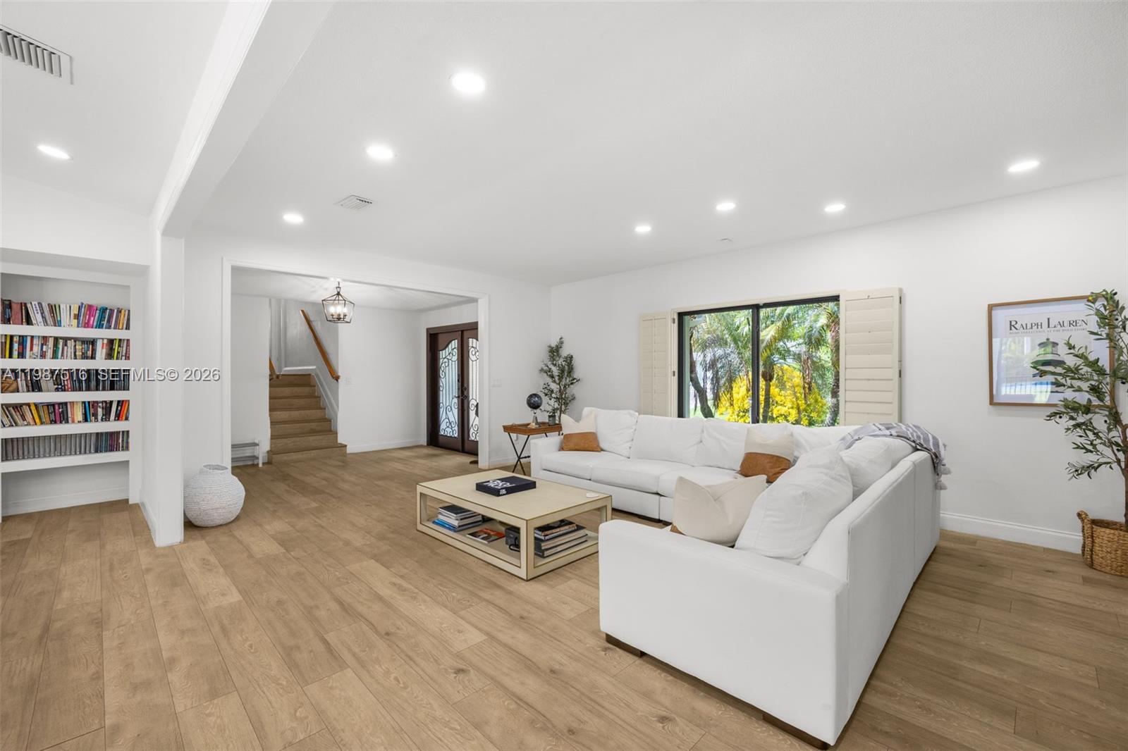 ROYAL PALM HARBOR REPLAT - Residential Lease