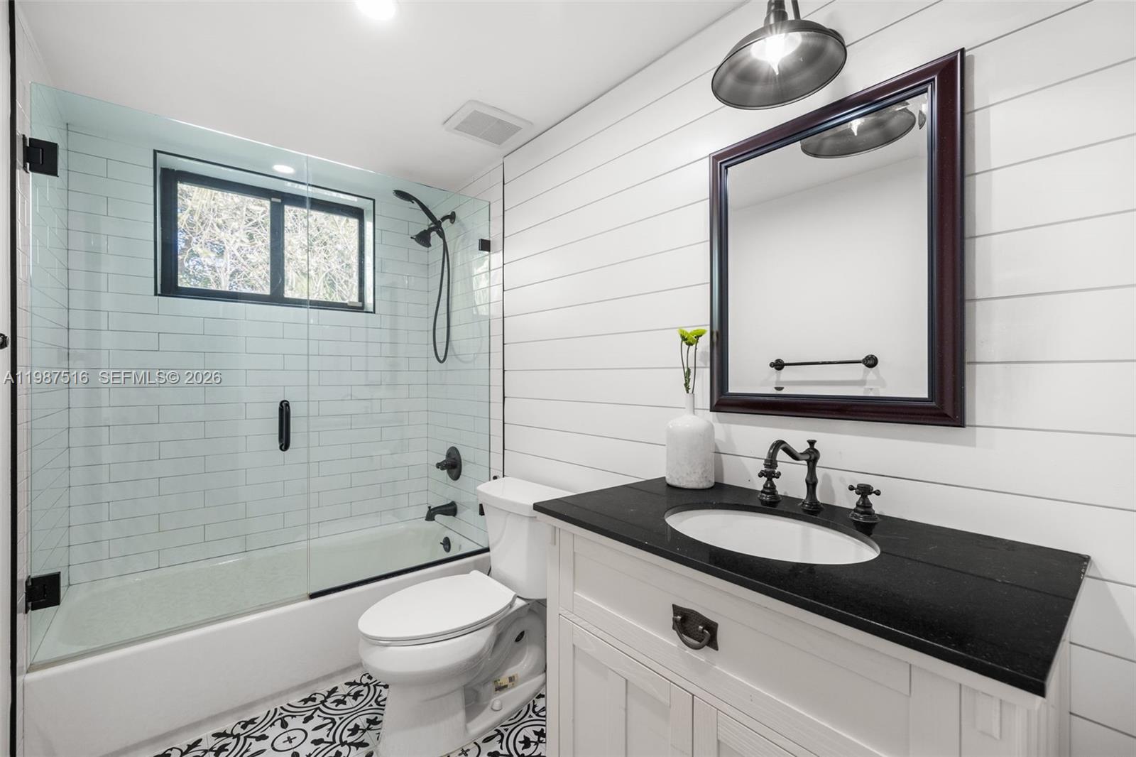 ROYAL PALM HARBOR REPLAT - Residential Lease