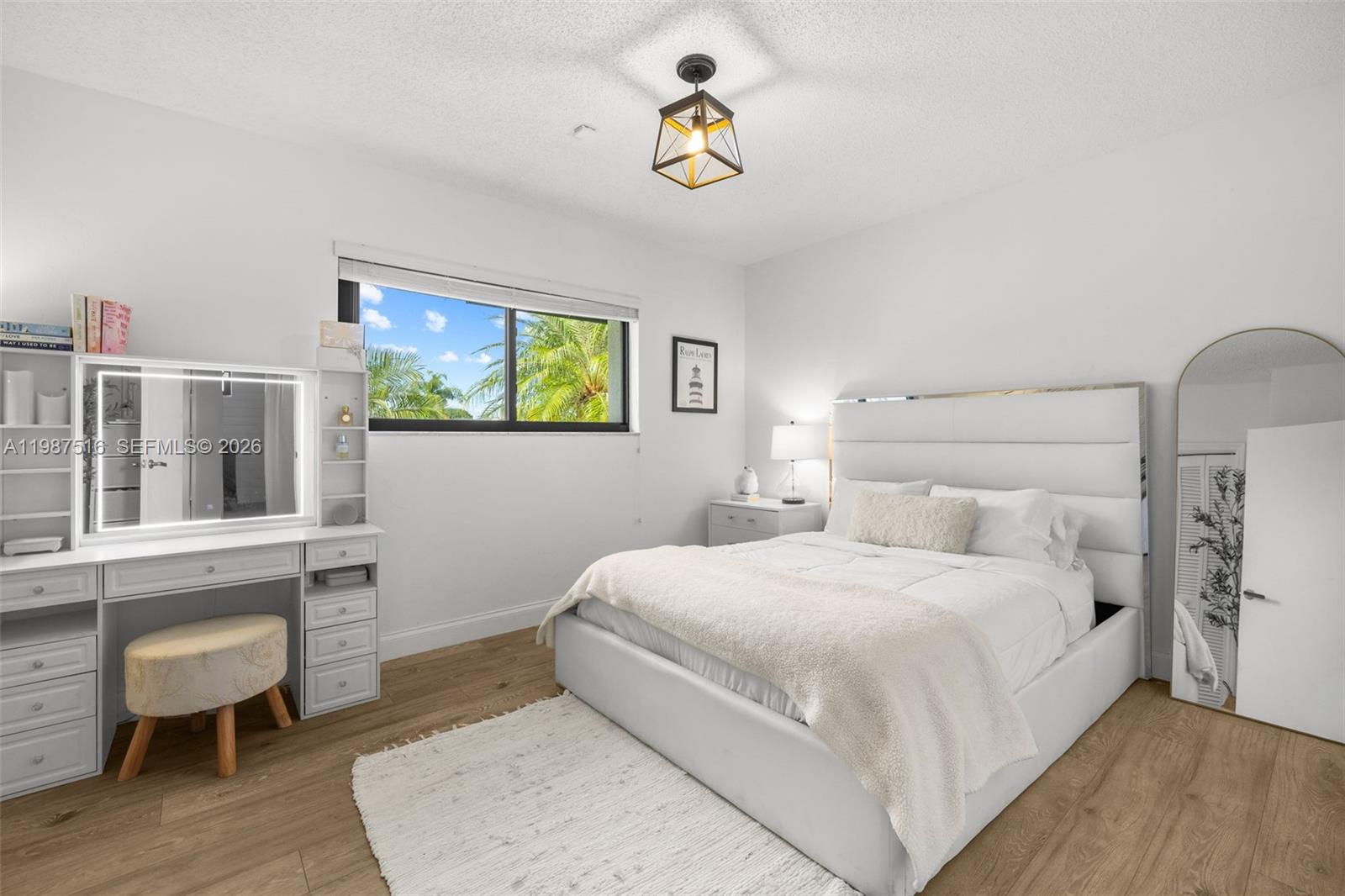 ROYAL PALM HARBOR REPLAT - Residential Lease