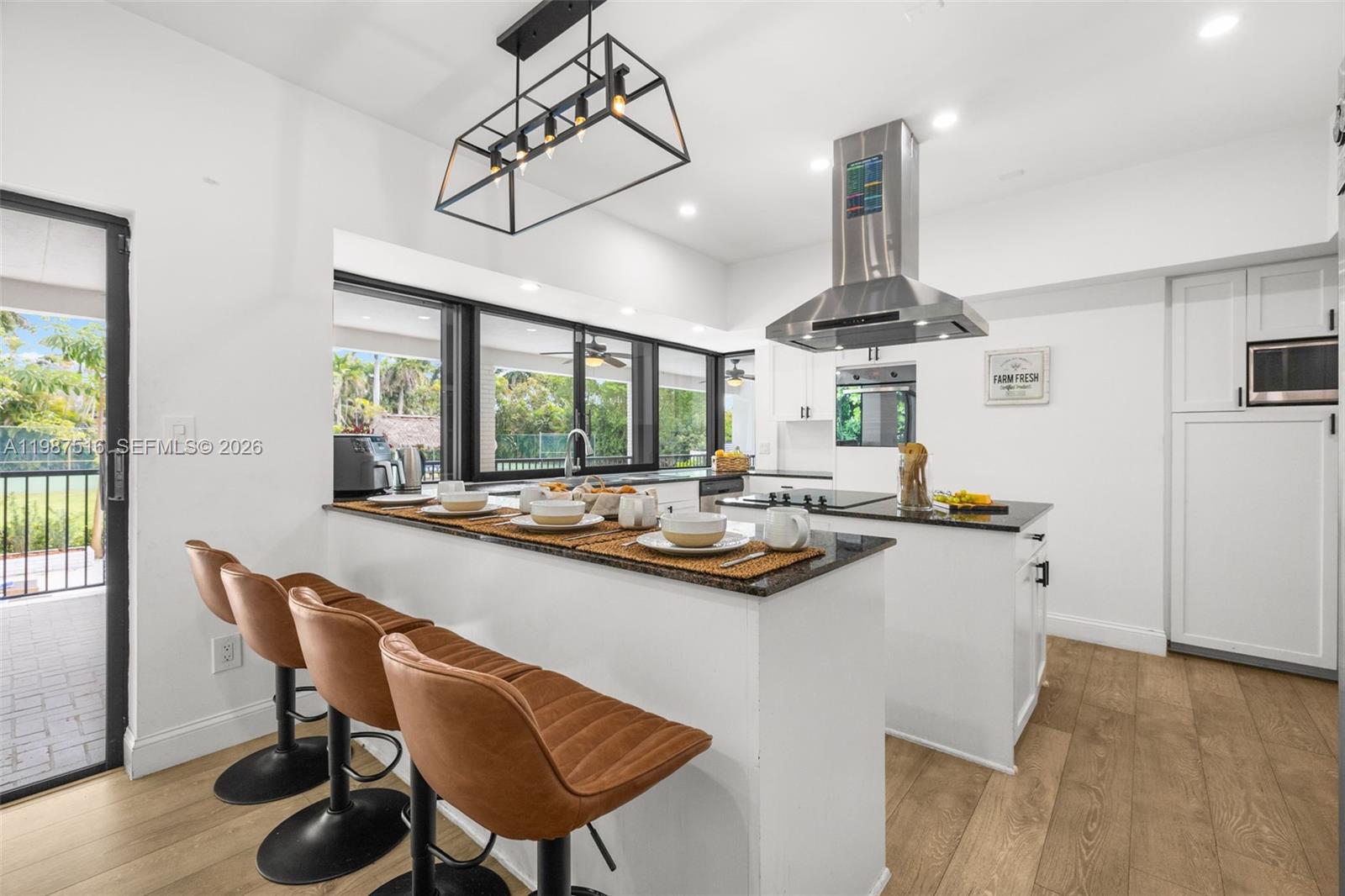 ROYAL PALM HARBOR REPLAT - Residential Lease