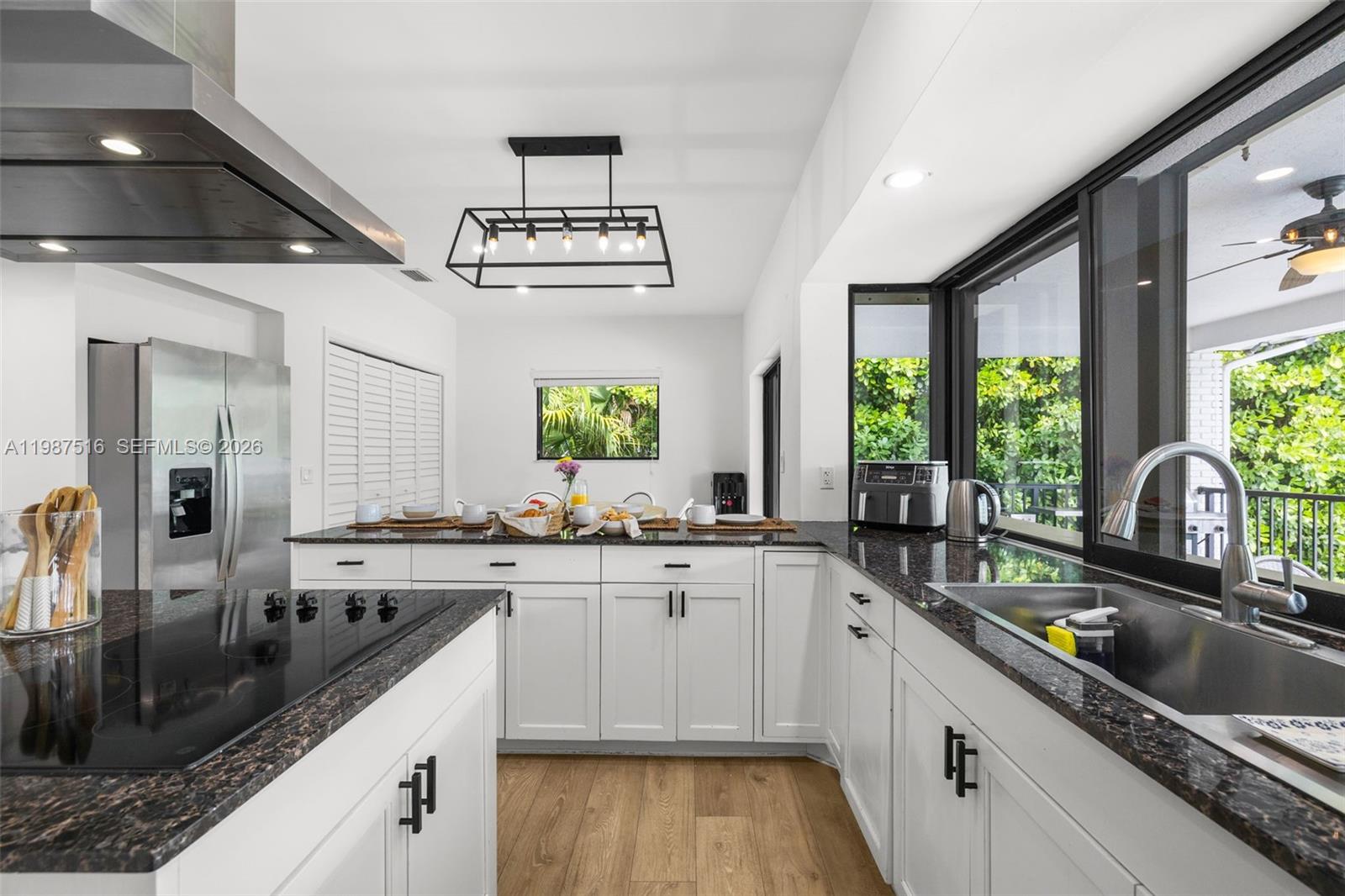 ROYAL PALM HARBOR REPLAT - Residential Lease