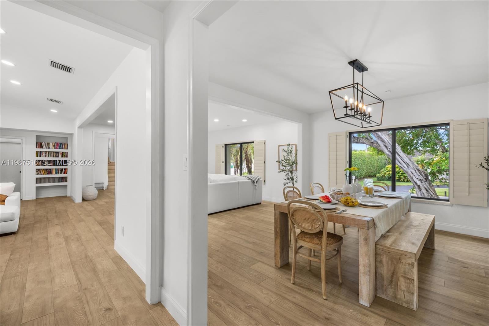 ROYAL PALM HARBOR REPLAT - Residential Lease