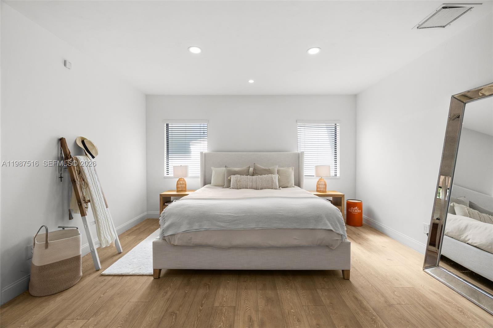 ROYAL PALM HARBOR REPLAT - Residential Lease