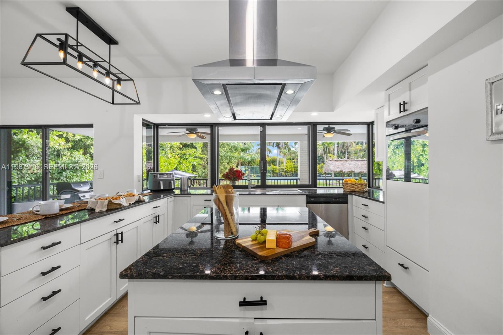 ROYAL PALM HARBOR REPLAT - Residential Lease