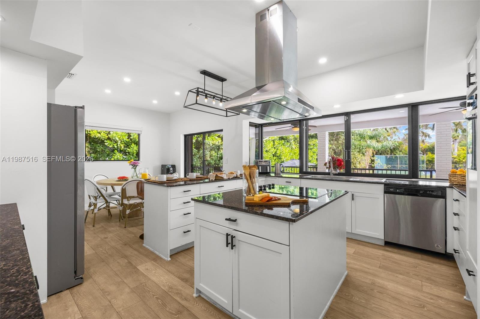 ROYAL PALM HARBOR REPLAT - Residential Lease