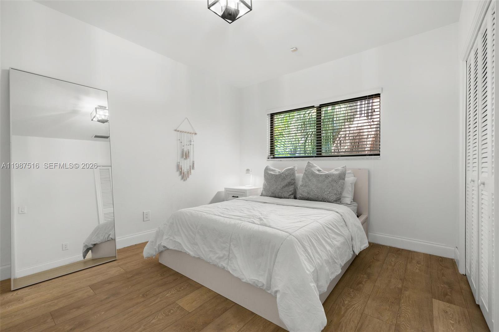 ROYAL PALM HARBOR REPLAT - Residential Lease