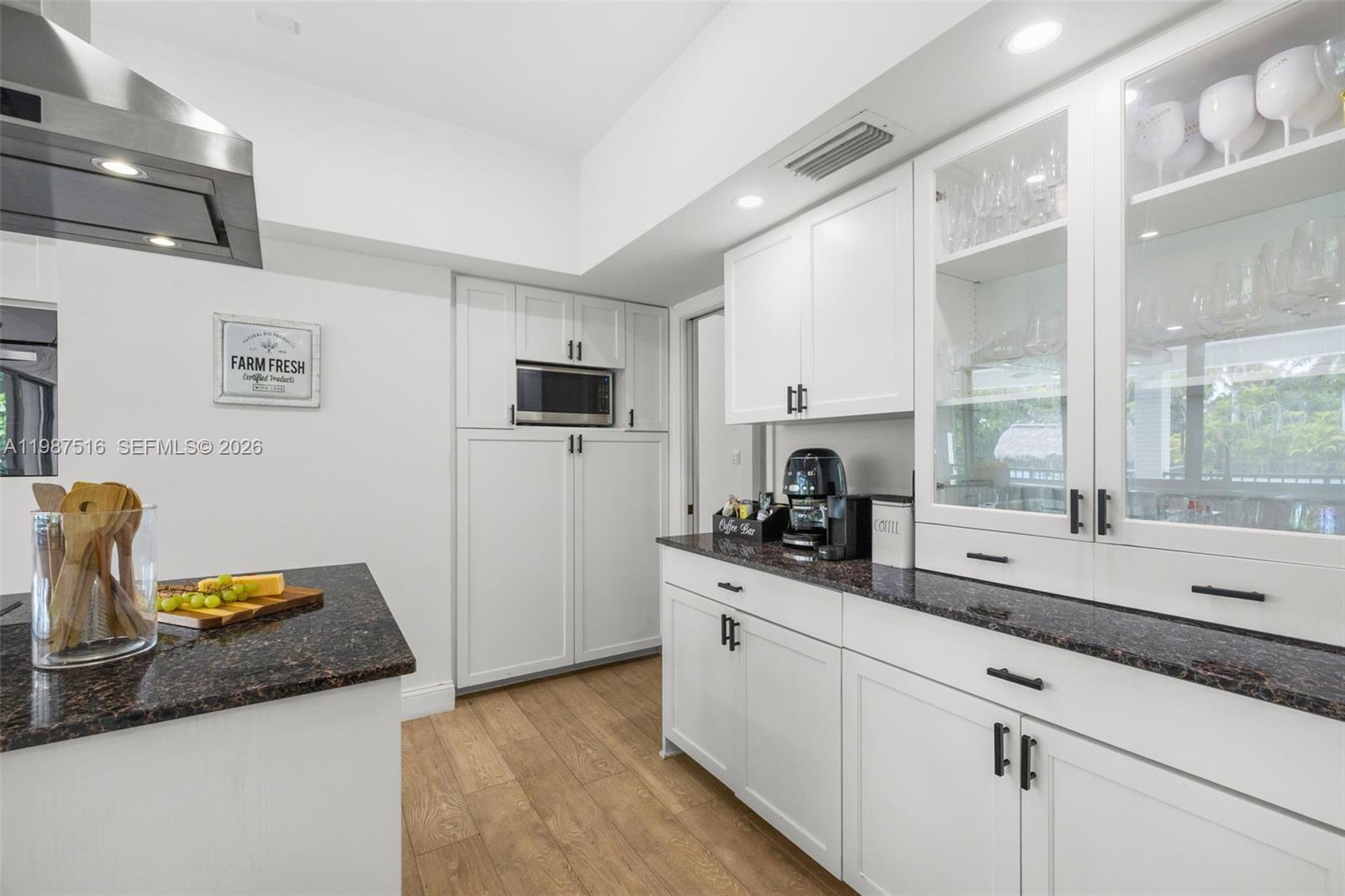 ROYAL PALM HARBOR REPLAT - Residential Lease