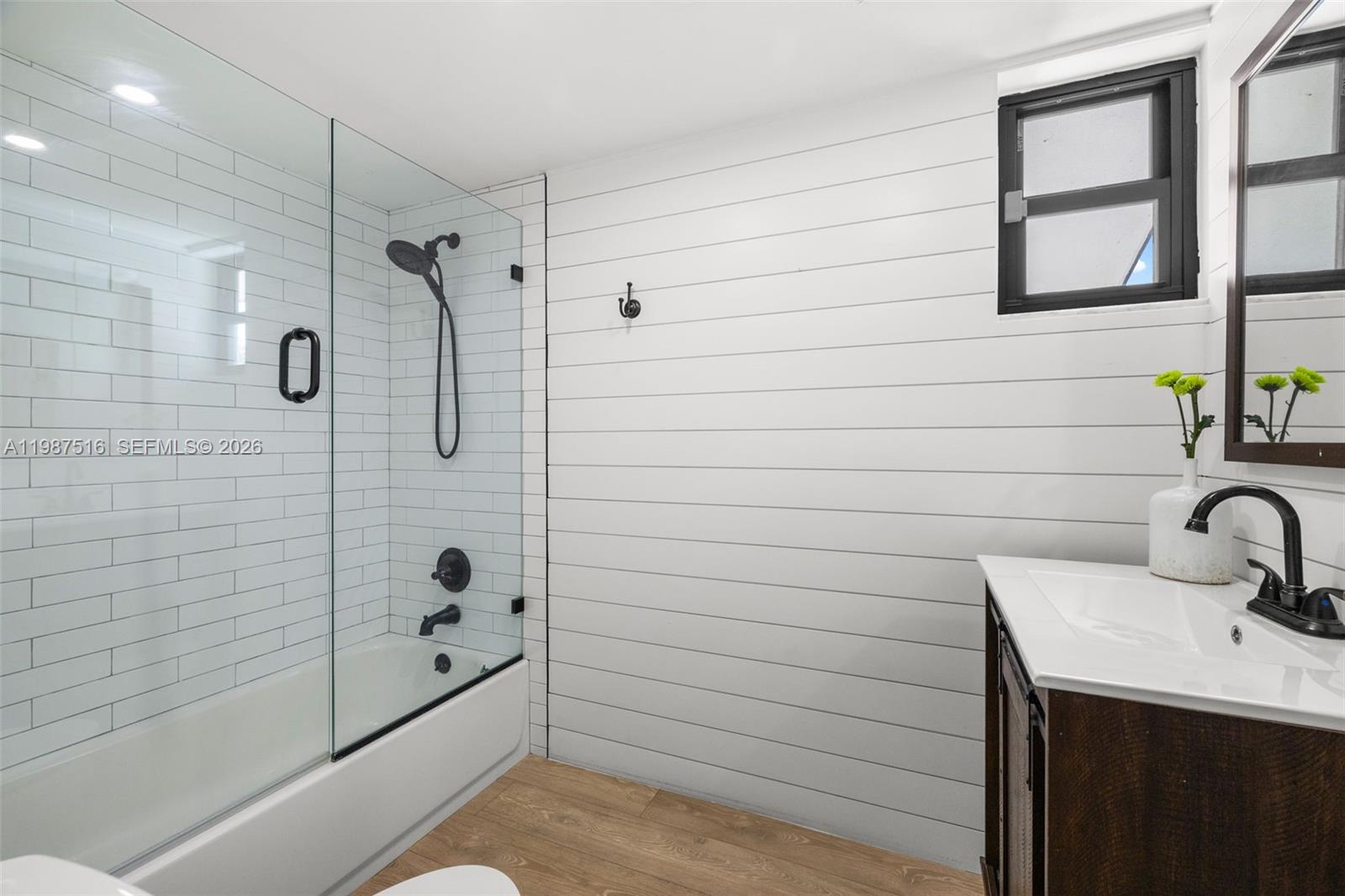 ROYAL PALM HARBOR REPLAT - Residential Lease